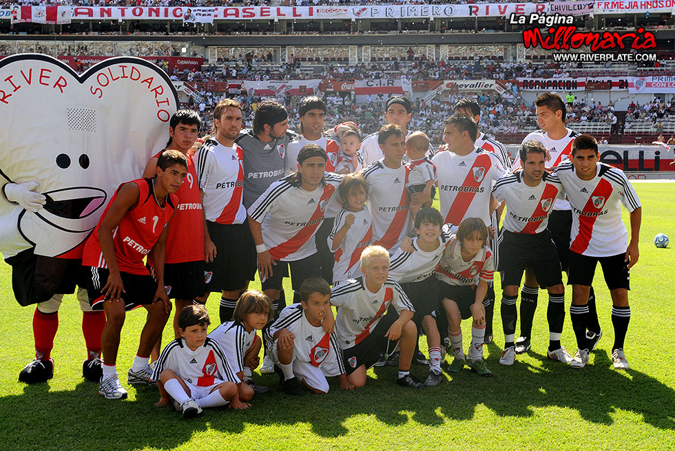 River Plate vs Colón Sta. Fé (CL 2009) 2